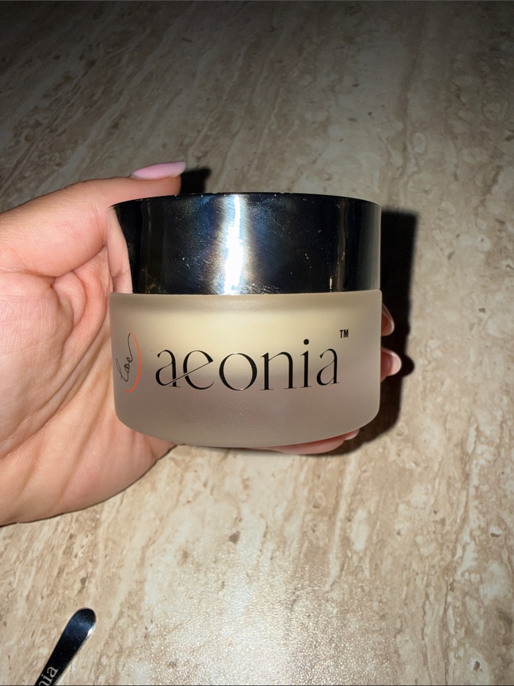 Aeonia Hydrating Face sculpting cream